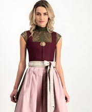 Alpenherz Trend: farbige Bluse (©Foto: Alpenherz)